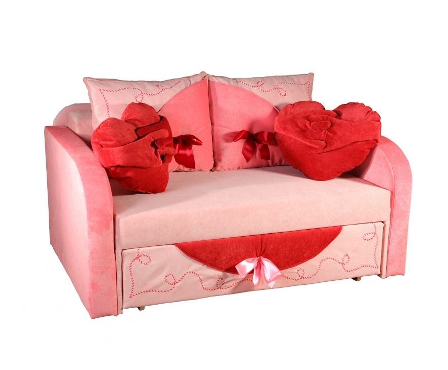 любовь софу. пара обнимается на диване. диван любовь. моя любовь это диван. любовь софу.