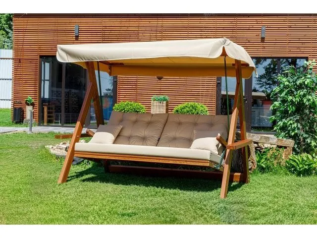 Садовые качели Lyon из массива сосны с песочными подушками